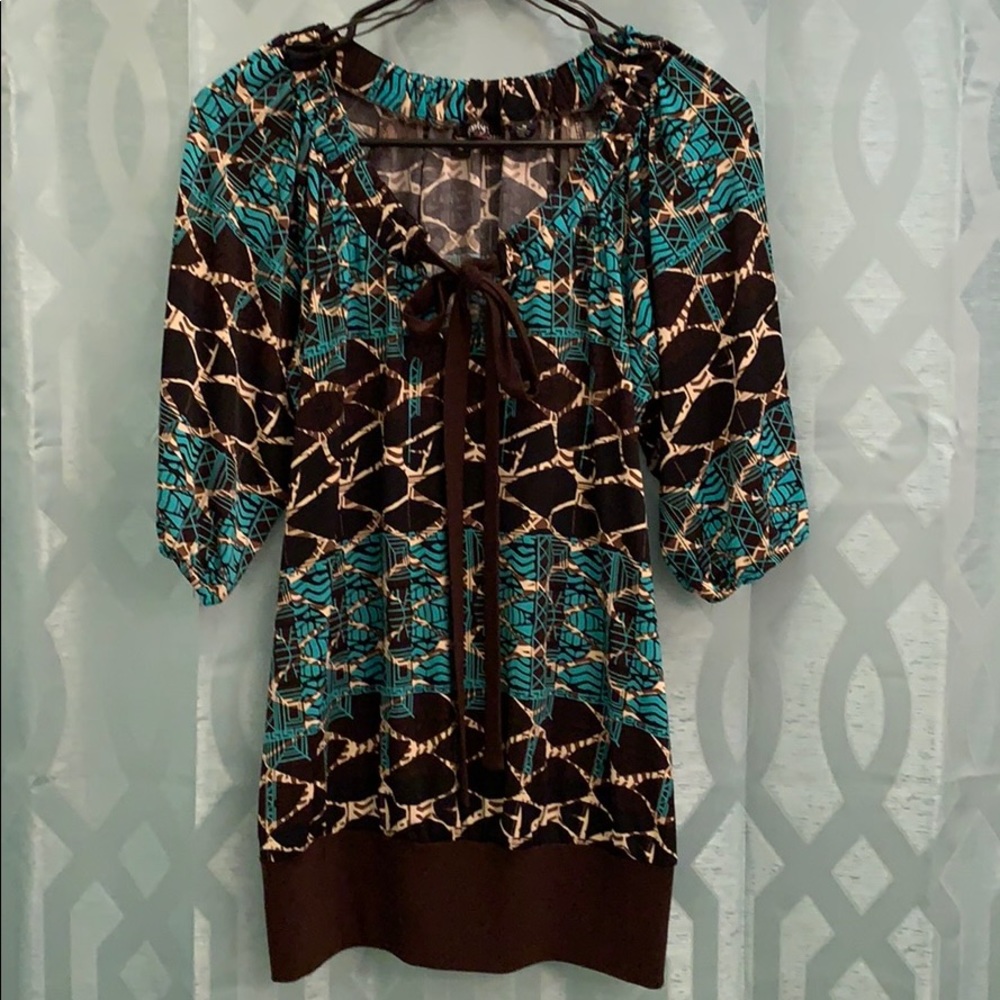 Simply French women’s size medium short sleeves